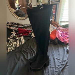 Knee high chunky boot
